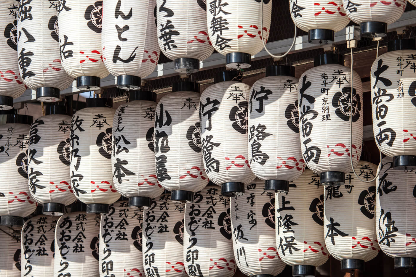 Asakusa Walking Tour – Discover Sensoji & Hidden Gems with English Guide